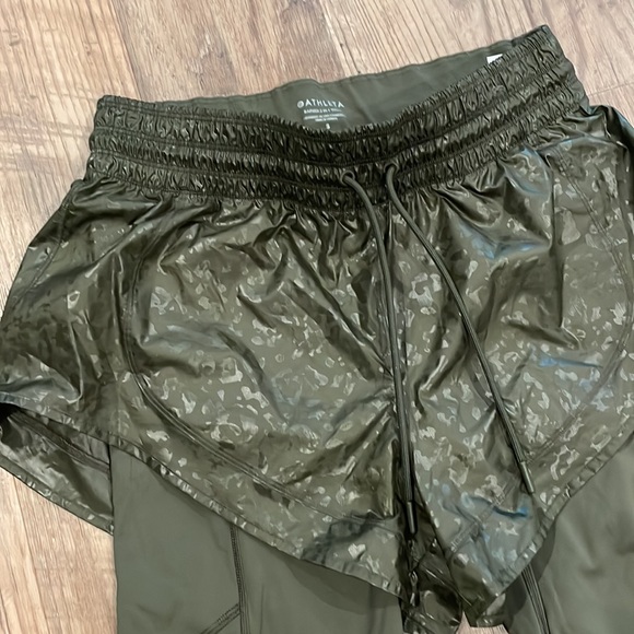 Athleta 2-in-1 Rainier Tight Green Small - Picture 2 of 4